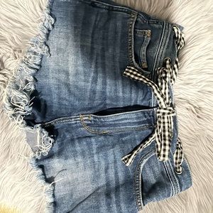 Jean shorts with removable tie
